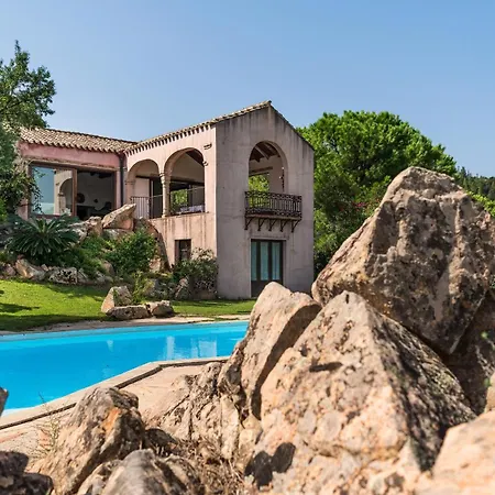Apartment Fiorita Is Molas